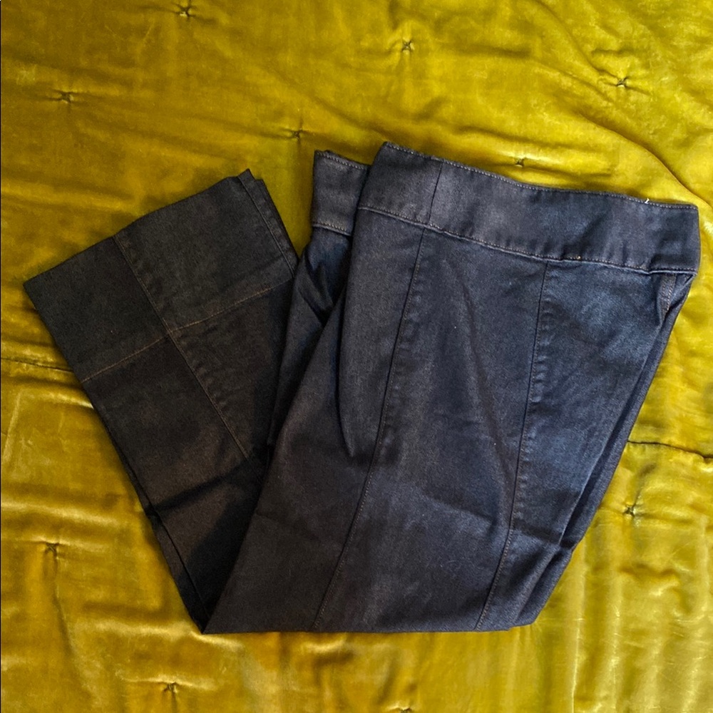 GAP Factory Black Capri Pants
